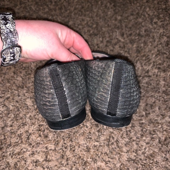 Vince Camuto Edmonton Silver Metallic Loafer Sz 8 - Picture 5 of 7